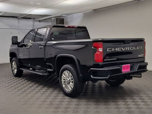 Used 2020 Chevrolet Silverado 2500 High Country w/ Z71 Off-Road Package image 3