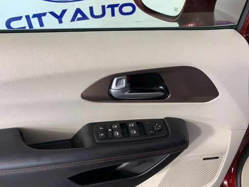 Used 2017 Chrysler Pacifica Touring-L Plus w/ Advanced Safetytec Group image 15