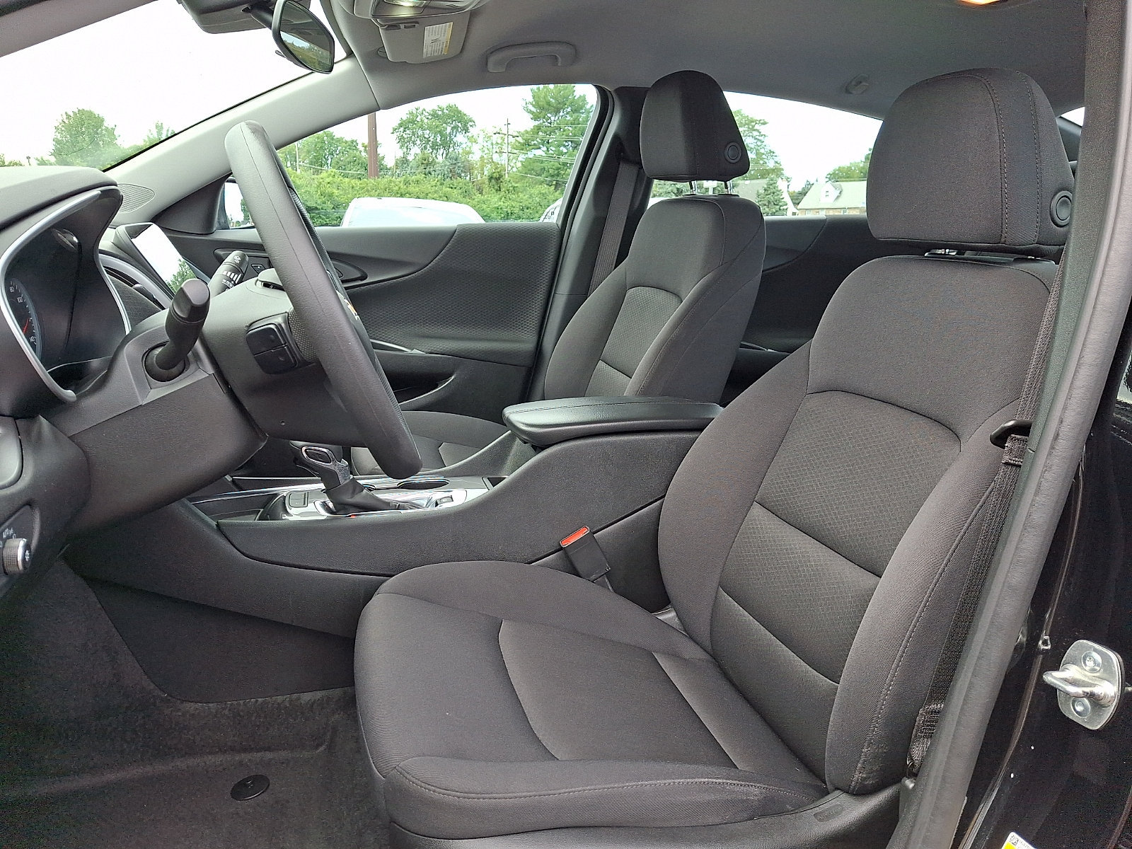 Used 2025 Chevrolet Malibu LT FWD image 13