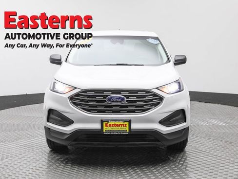 Used 2020 Ford Edge SE image 2