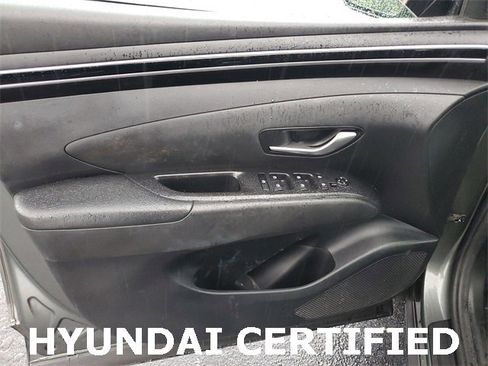 Certified 2022 Hyundai Tucson SE image 9