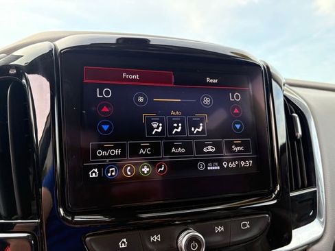 Used 2020 Chevrolet Traverse LT AWD/4WD image 18