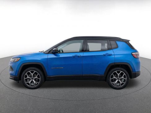 Used 2025 Jeep Compass Limited AWD/4WD image 4