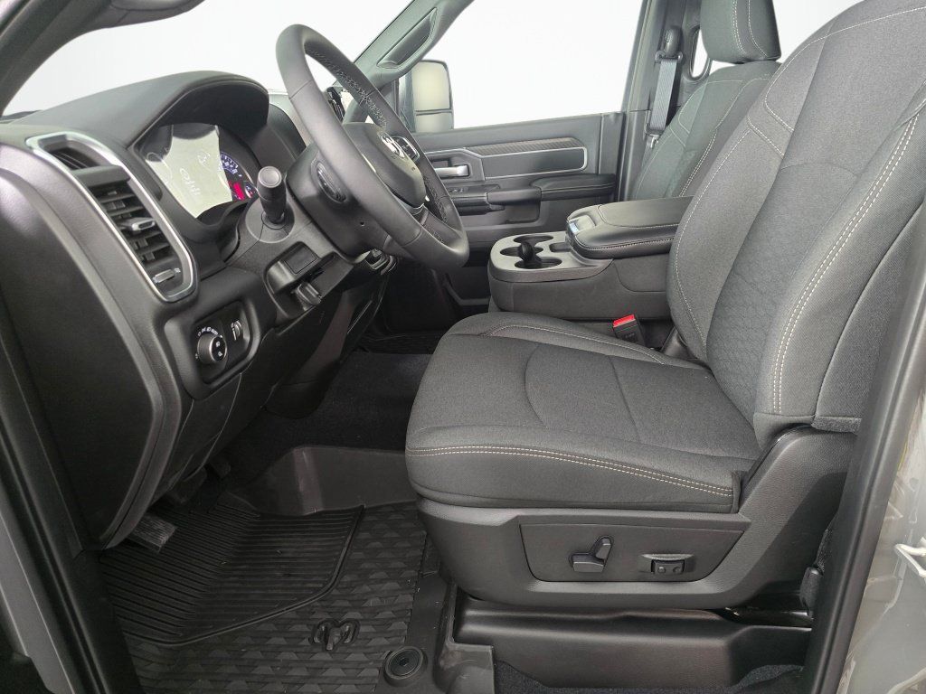 New 2026 RAM 2500 Big Horn AWD/4WD image 18