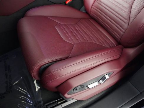 Used 2025 Lamborghini Urus SE image 34