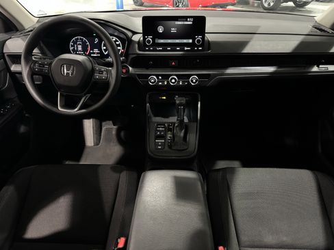 Used 2025 Honda CR-V LX image 22