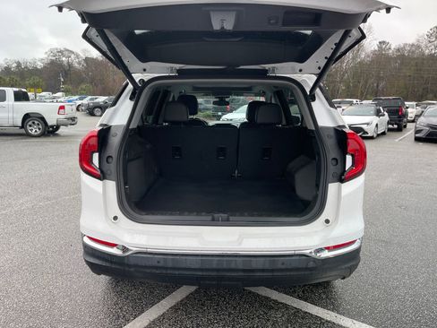 Used 2022 GMC Terrain SLT w/ Tech Package image 23