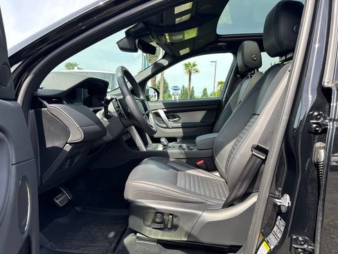 Certified 2025 Land Rover Discovery Sport Dynamic SE AWD/4WD image 5