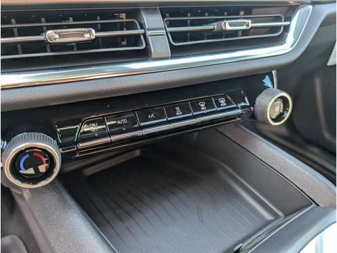 New 2026 Chevrolet Equinox EV LT image 21