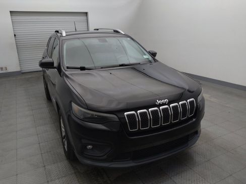 Used 2019 Jeep Cherokee Latitude Plus w/ Comfort/Convenience Group FWD image 14