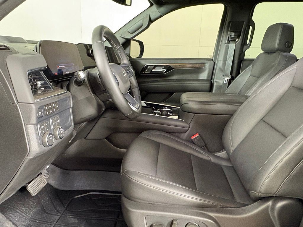 Used 2026 Chevrolet Suburban Z71 w/ Comfort Package AWD/4WD image 22