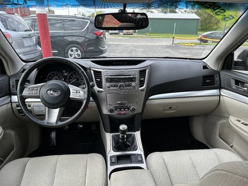 Used 2011 Subaru Outback 2.5i Premium AWD/4WD image 12