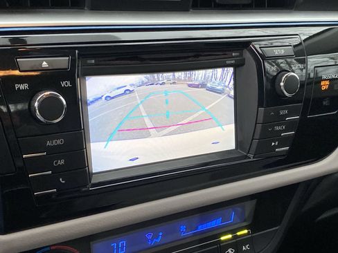 Used 2015 Toyota Corolla LE image 34