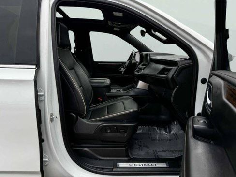 Used 2021 Chevrolet Suburban Premier w/ Premium Package RWD image 52