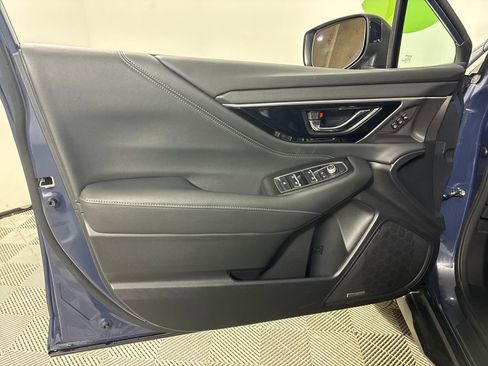 Used 2025 Subaru Outback Limited image 27