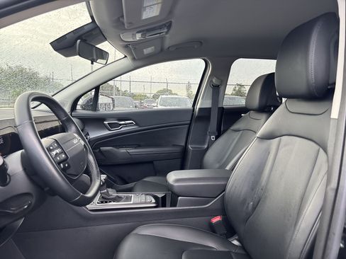 Used 2026 Kia Sportage EX FWD image 13