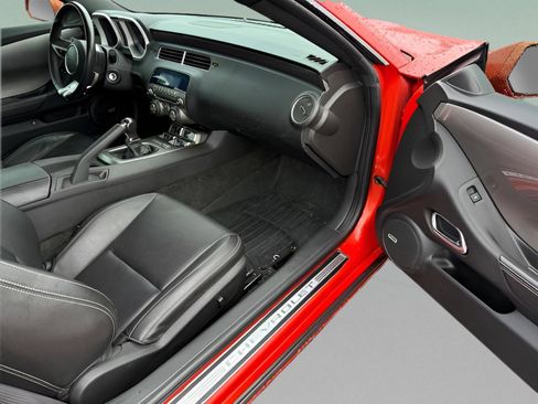 Used 2010 Chevrolet Camaro SS w/ RS Package image 12