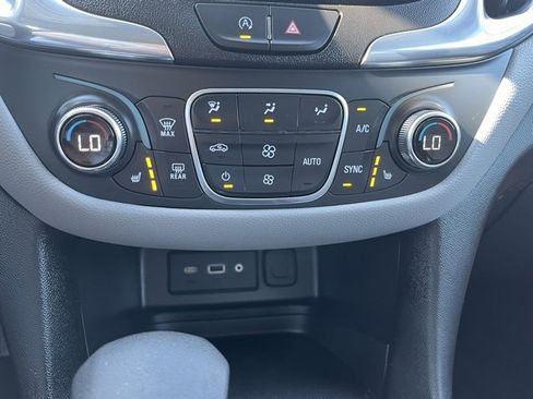 Used 2024 Chevrolet Equinox LT image 39
