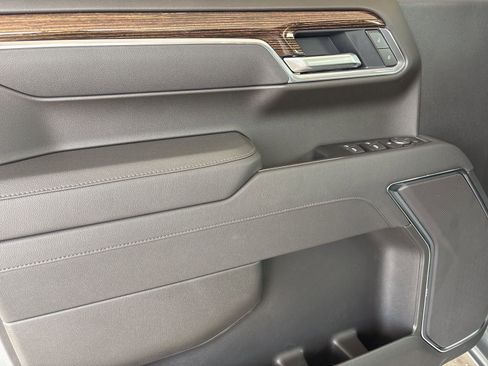 New 2026 GMC Sierra 1500 Elevation image 10
