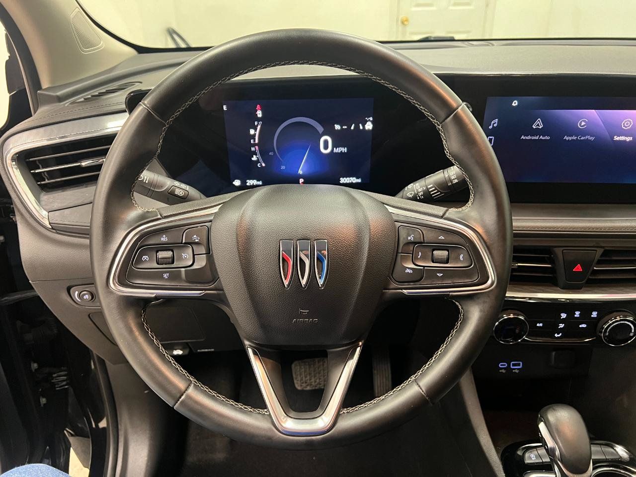 Used 2025 Buick Encore GX Preferred FWD image 38