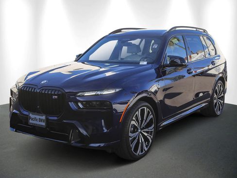 Used 2025 BMW X7 M60i image 3