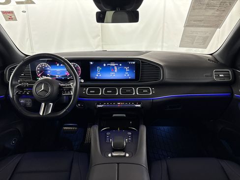 Used 2025 Mercedes-Benz GLS 450 4MATIC image 16