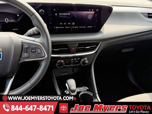 Used 2025 Buick Encore GX Preferred image 16
