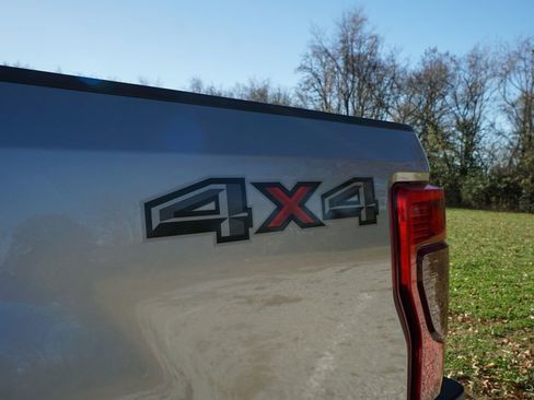 Used 2020 Ford F250 Lariat w/ Chrome Package image 16