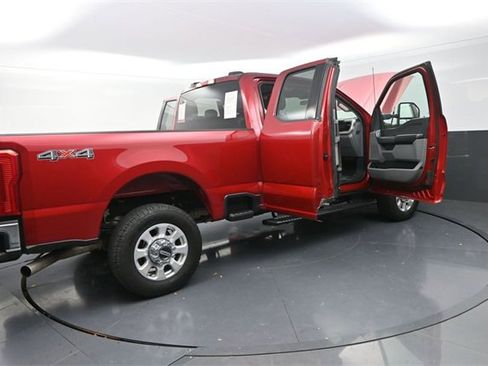 Used 2024 Ford F250 XLT w/ Camper Package image 41