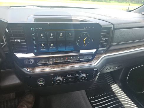 Used 2023 Chevrolet Silverado 1500 LT AWD/4WD image 19