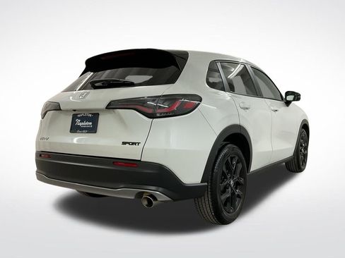 Used 2025 Honda HR-V Sport image 3