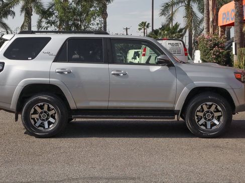 Used 2022 Toyota 4Runner TRD Off-Road Premium AWD/4WD image 10
