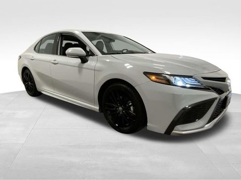 Used 2023 Toyota Camry XSE image 5