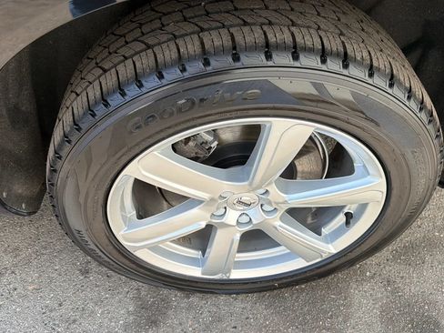 Used 2023 Volvo XC90 B5 Core AWD/4WD image 9