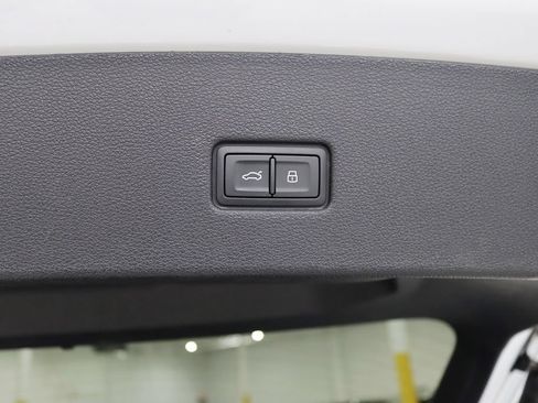 Used 2025 Audi Q8 Premium Plus AWD/4WD image 42