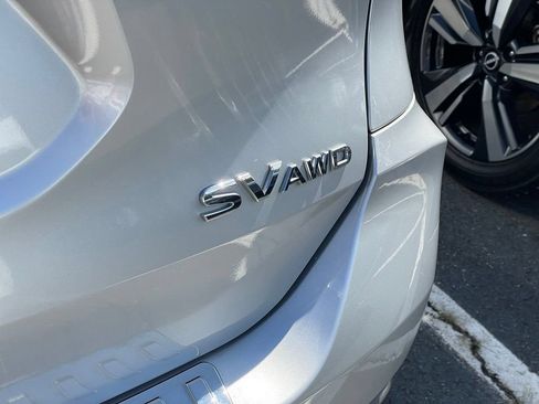 Used 2018 Nissan Rogue SV AWD/4WD image 33