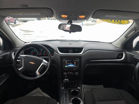 Used 2015 Chevrolet Traverse LT image 15