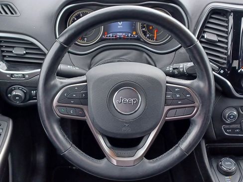 Used 2020 Jeep Cherokee Limited image 29