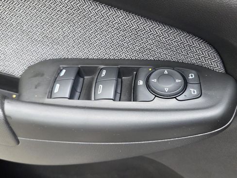 Used 2025 Chevrolet TrailBlazer LT AWD/4WD image 37