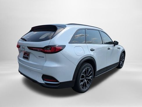 Certified 2025 MAZDA CX-70 Plug-In Hybrid w/ Premium Plus AWD/4WD image 4