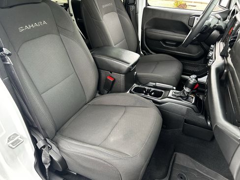 Certified 2023 Jeep Wrangler Sahara w/ LED Lighting Group image 9