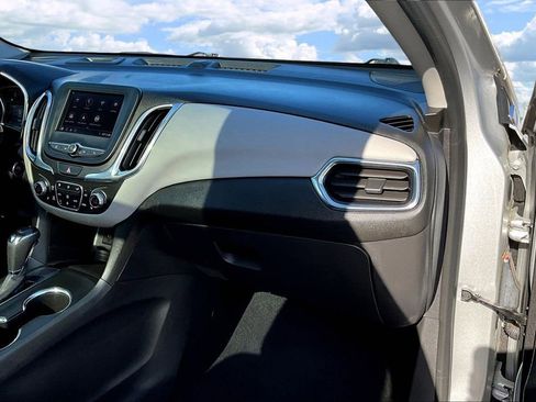 Used 2021 Chevrolet Equinox LT image 28