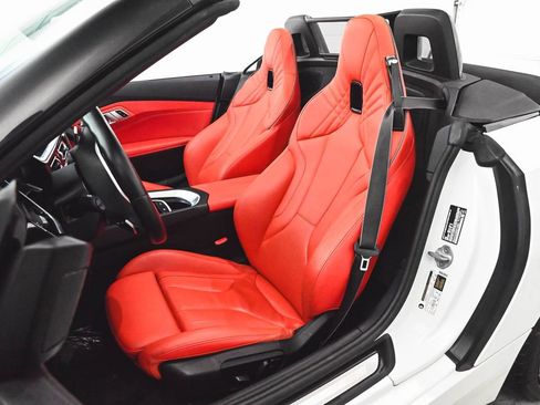 Used 2024 BMW Z4 sDrive30i w/ Shadowloine Package image 36