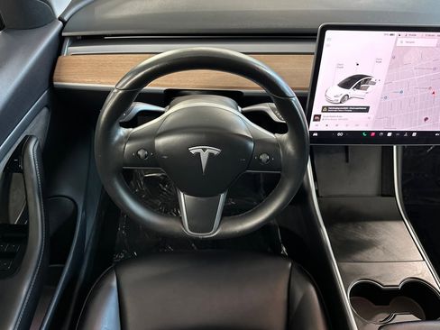 Used 2018 Tesla Model 3 Long Range image 14