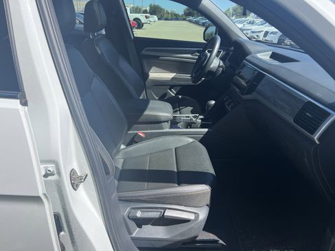 Used 2022 Volkswagen Atlas Cross Sport SE w/ Panoramic Sunroof Package image 29