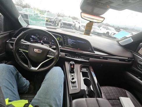 Used 2023 Cadillac Escalade ESV Sport Platinum w/ LPO, ONYX Package image 3