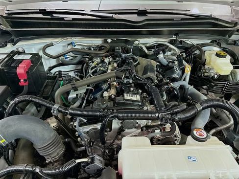 Used 2024 Toyota Tacoma SR image 29