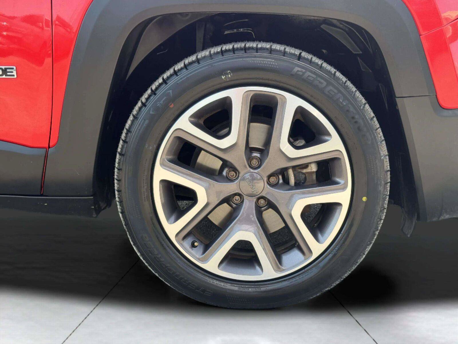 Used 2015 Jeep Renegade Latitude w/ Popular Equipment Group FWD image 59