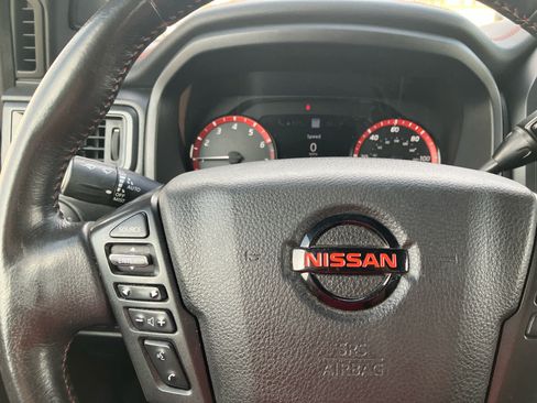 Used 2021 Nissan Titan PRO-4X w/ Pro-4x Convenience Package AWD/4WD image 18