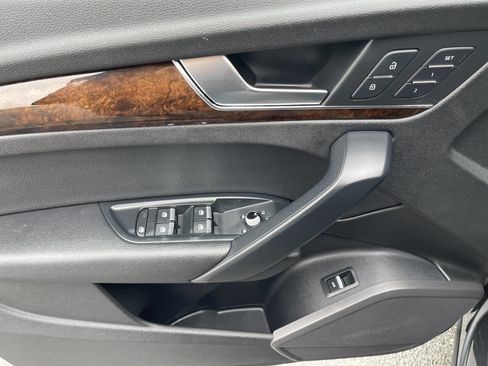 Used 2018 Audi Q5 2.0T Premium image 32